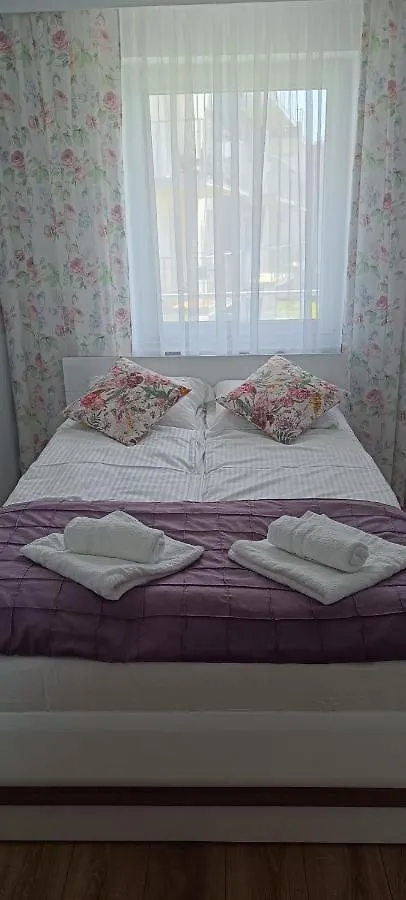 Cztery Pory Roku & Porta Mare Apartment Kolobrzeg Poland